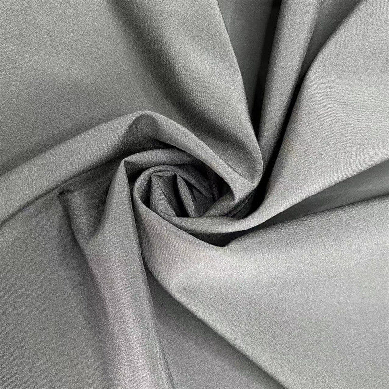 Tessuto a maglia a molla di poliestere 150D 150D*150D+40D 98% poliestere 2% spandex 166GSM